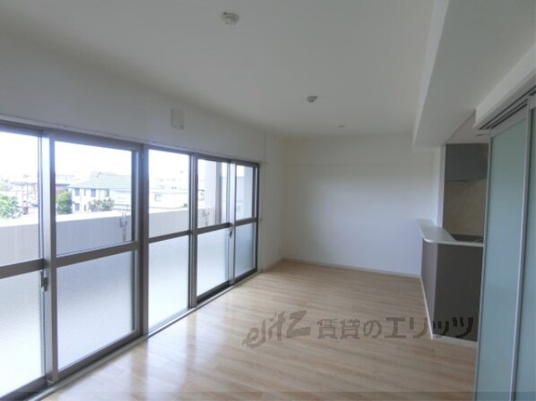 クレセントコートの物件内観写真